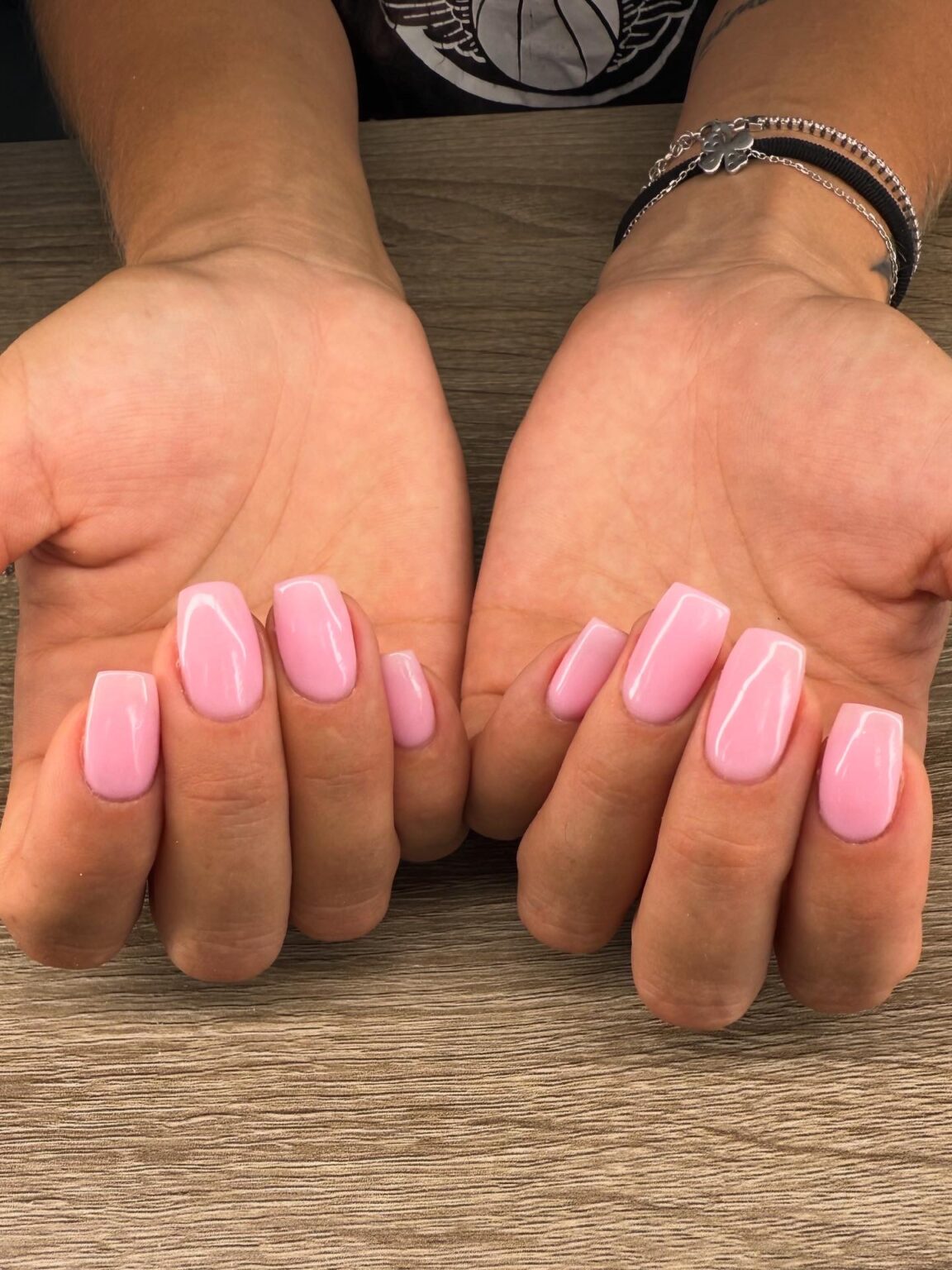 Manicura Anaïs Hinojosa: Uñas con técnicas que respetan tu piel