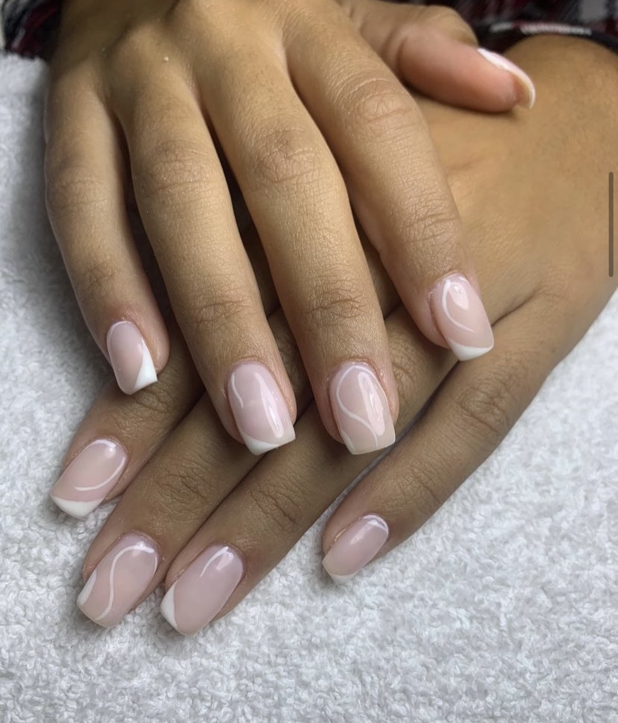 Manicura Anaïs Hinojosa: Uñas con gel y acrigel a medida