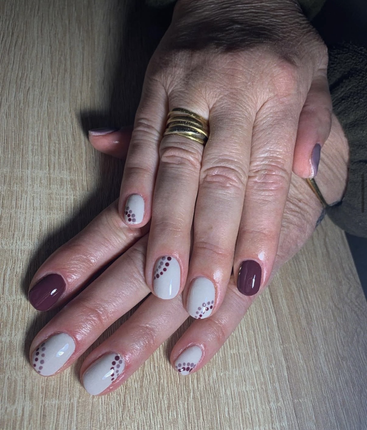 Diseño de uñas con arte y creatividad