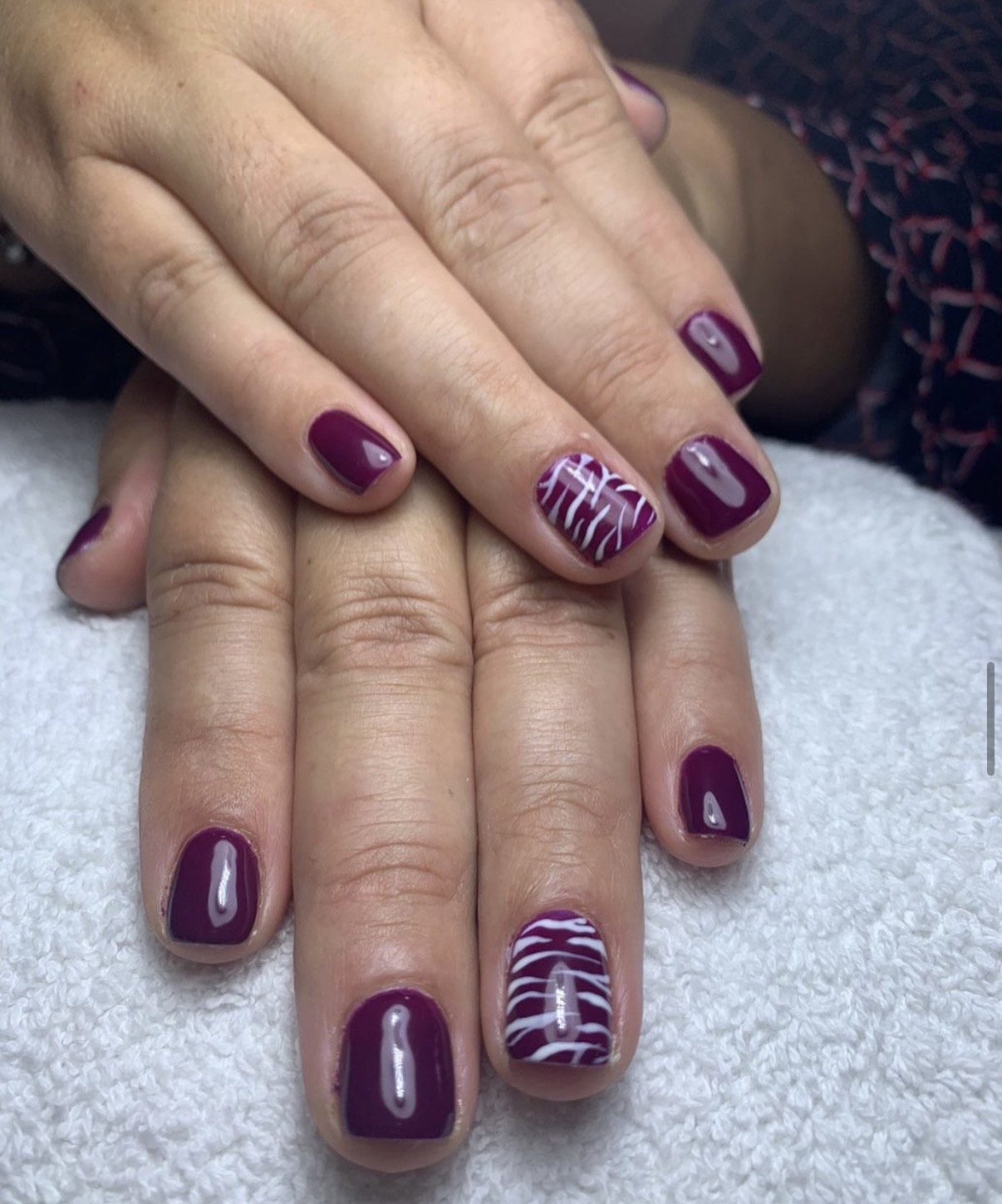 Manicura semipermanente impecable y duradera